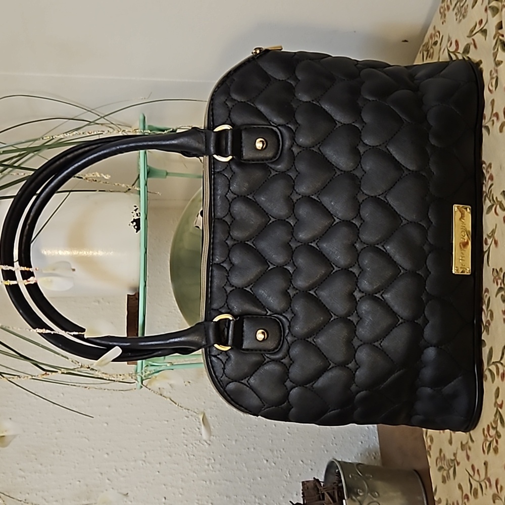 Betsy Johnson heart bag - Picture 2 of 10